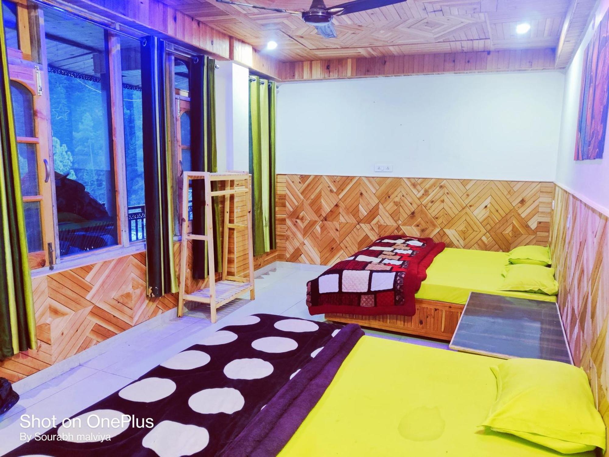 Chalo Chhalal Hotel & Cafe 카솔 외부 사진